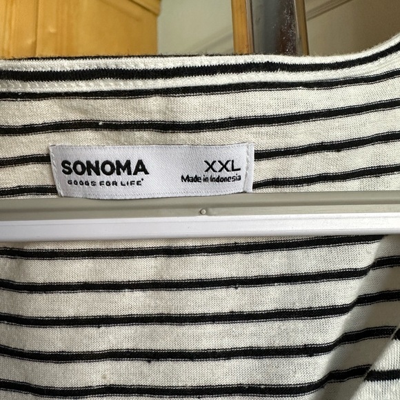 Black and white stripe plus size top xxl - Picture 3 of 9